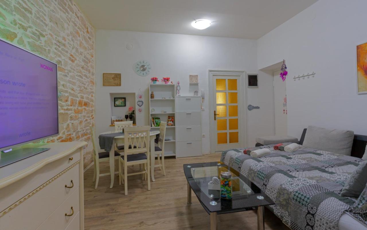 Rich Apartment Pula Extérieur photo