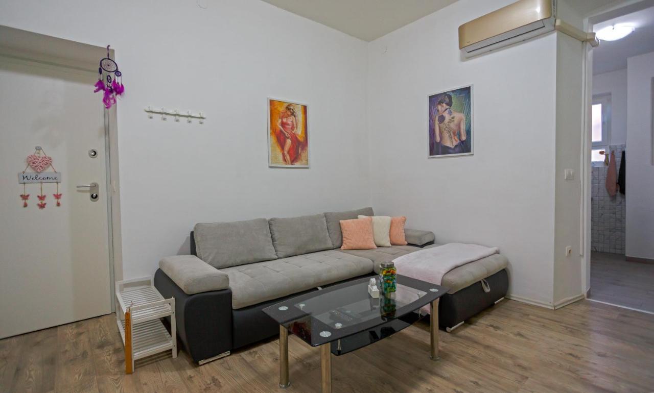 Rich Apartment Pula Extérieur photo