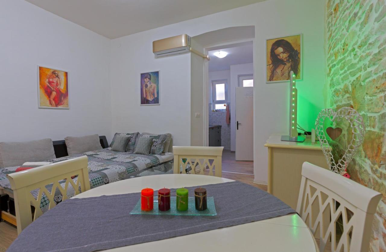 Rich Apartment Pula Extérieur photo