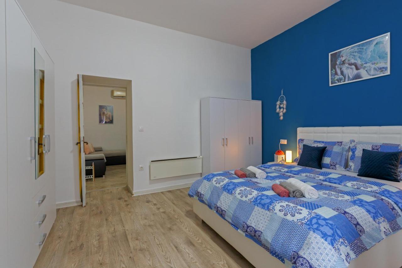 Rich Apartment Pula Extérieur photo
